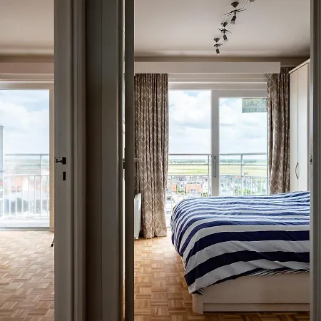 Sea Soon - Met Toplocatie Op De Zeedijk Met 2 Slaapkamers Appartement Middelkerke