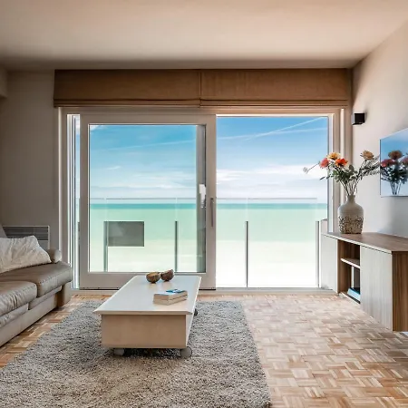 Sea Soon - Met Toplocatie Op De Zeedijk Met 2 Slaapkamers * Middelkerke