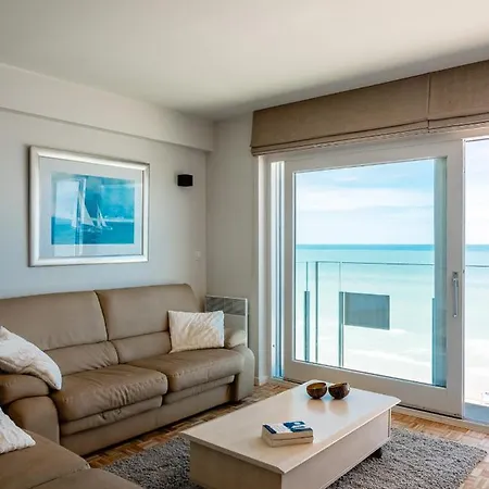 Sea Soon - Met Toplocatie Op De Zeedijk Met 2 Slaapkamers * Middelkerke