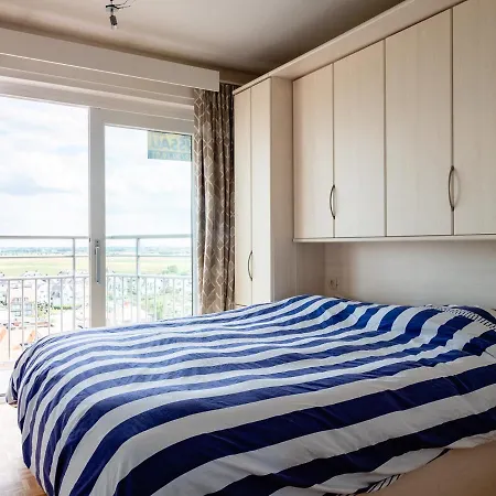 Sea Soon - Met Toplocatie Op De Zeedijk Met 2 Slaapkamers * Middelkerke
