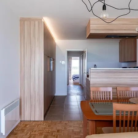 Sea Soon - Met Toplocatie Op De Zeedijk Met 2 Slaapkamers Middelkerke